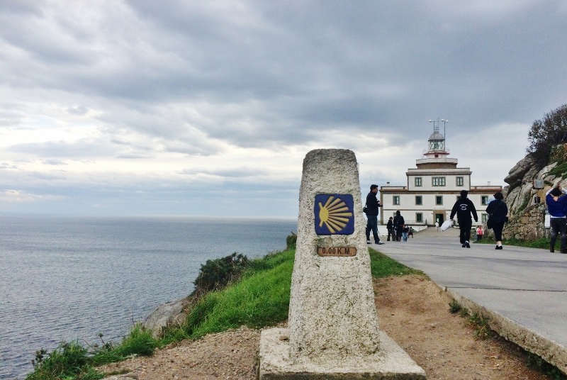 １．フィニストレ灯台